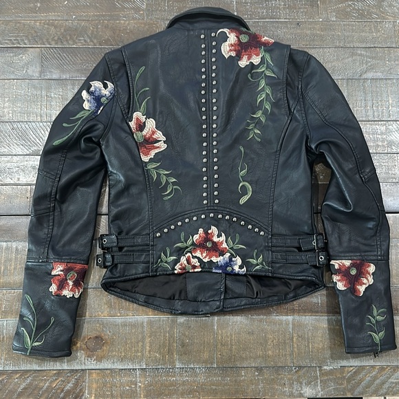 NWT - NYC Black Floral Embroidered Studded Vegan Faux Leather Moto Jacket - S - Picture 7 of 12